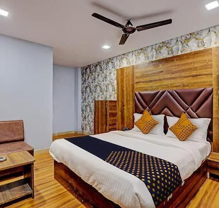 Hotel Mahi Batwa Экстерьер фото